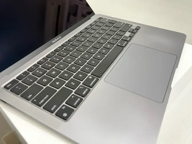 Macbook Air M1 - 512 SSD (8GB RAM) - Impecável