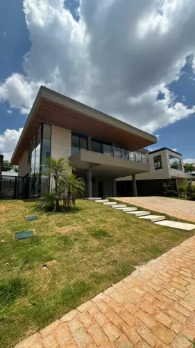 Casa 4 suítes - dois pavimentos e 349,12 m² de área construída em Alphaville