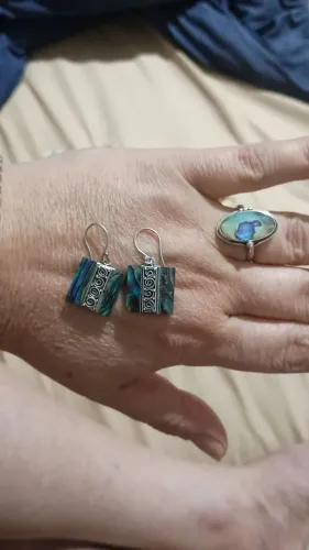 Anel e brinco em prata 925 pedra abalone . Vendo anel separado dos brincos também. 