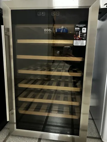 VENDO ADEGA