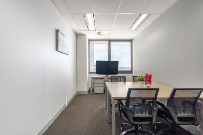 Escritório para alugar para 3 pessoas em Regus BRASILIA, Ed Varig - Asa Norte