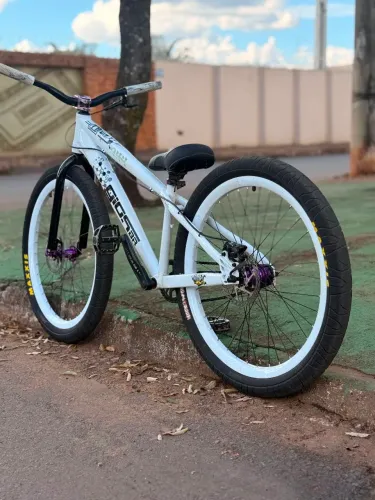 Gios frx tem alguns arranhados