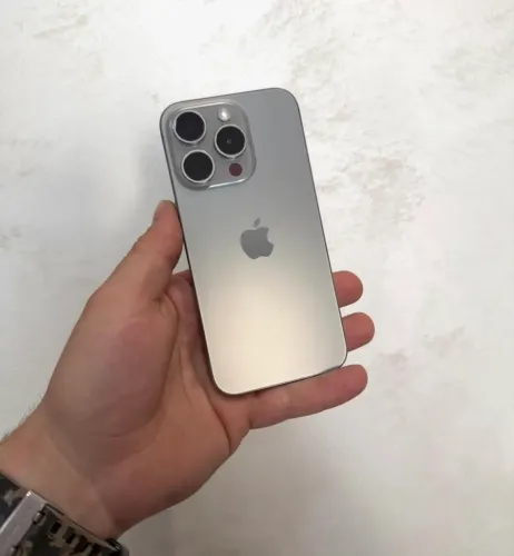 iPhone 15 pro 128gb natural 06 meses de garantia 