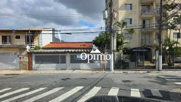Terreno 330m² com Casa para Reformar na Rua Niderau Feliz Machado