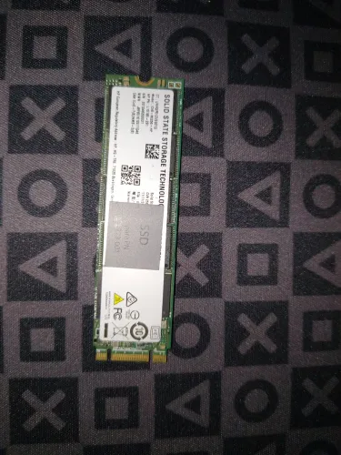 SSD 256 GB 80% de vida