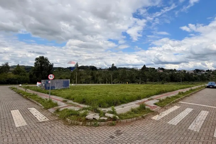 TERRENO DE ESQUINA NA VIA PRINCIPAL, 366m², Parque dos Eucaliptos