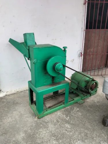 Máquina Forrageira / Picadeira com Motor Trifásico de 7,5 CV - Excelente Estado