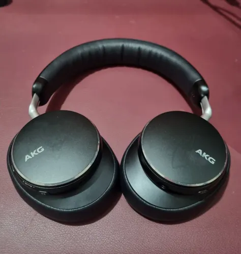 Fone de ouvido sem fio over ear AKG N9 Hybrid