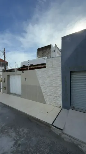 Casa à Venda no Bairro Luzia  Excelente Localização