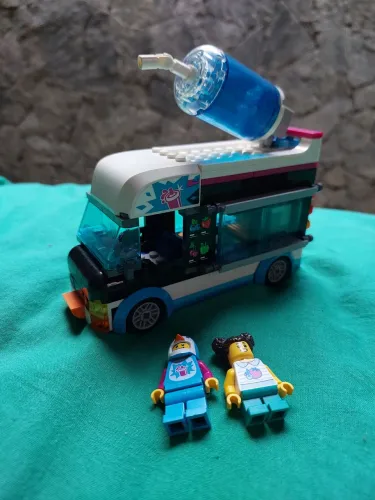 Lego City 60384 Van de Raspadinha