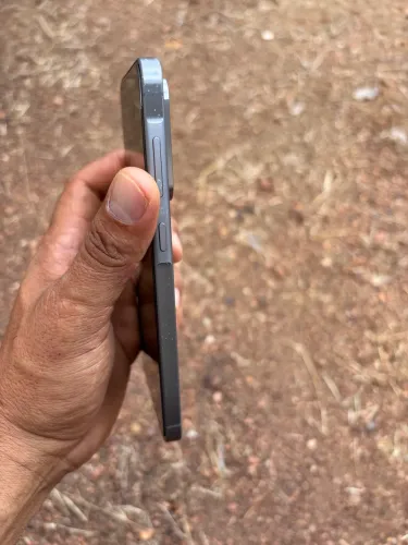 Troco celular Samsung a56 256 gigas . Troco por uma bombox 4