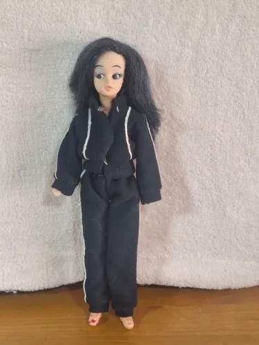 Boneca Bonec-Art tipo susi
