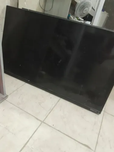 Tv com a tela quebrada 