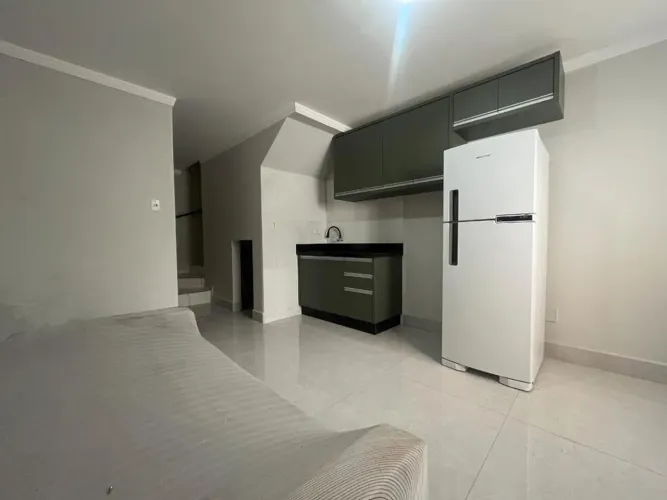 Apartamento para alugar em Maringá, Zona 08, com 1 suíte, com 40 m²