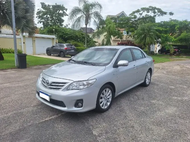 Toyota Corolla Altis 2.0 Flex 16V Aut. 2014