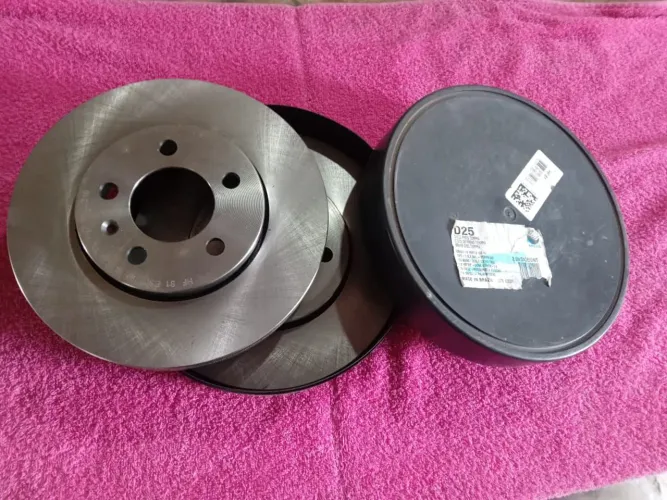 Par Disco de Freio Novo 5 Furos - R$250