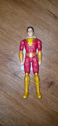 boneco de ação do Shazam 30 cm