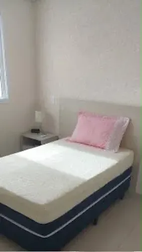 Vendo cama box solteiro com colchão 