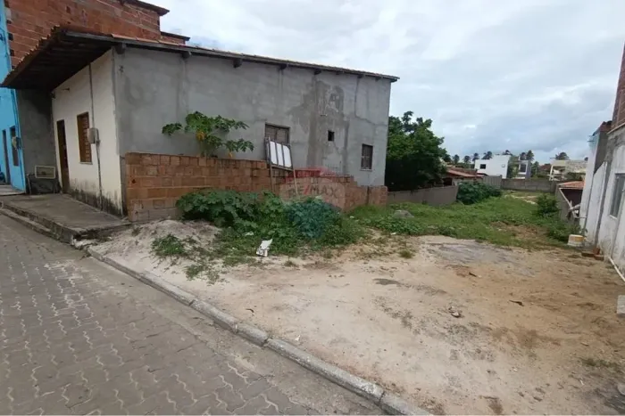 TERRENO EM FLECHEIRAS | PROXIMO DA PRAÇA | 651M²