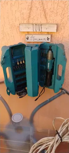 Furadeira e parafusadeira (Makita)