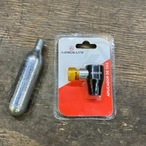 Rf080 Kit com 1 bico inflador e 1 cartucho refil de CO² de 16 gramas Absolute