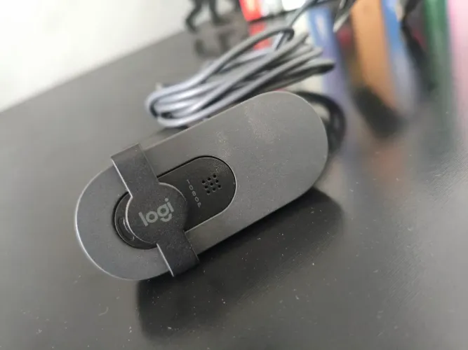 Webcam Logitech Brio 100 Full HD 1080p - Grafite