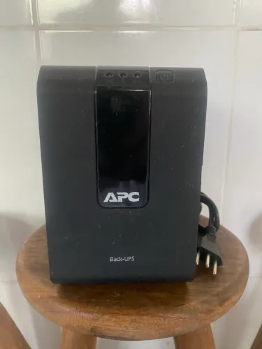 Nobreak APC 600VA / 300W