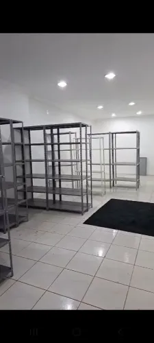 Estantes de aço reforçadas
