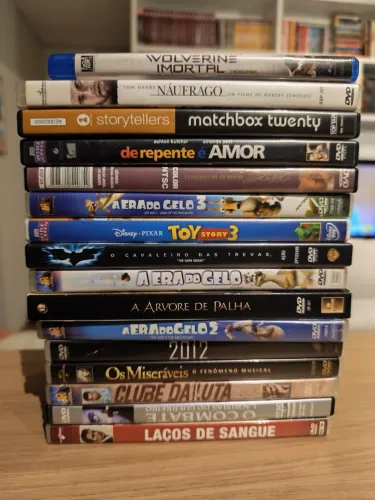 Lote de DVDs de filmes de, ação, terror e aventura, drama e animações 