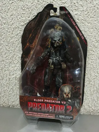 Elder Predator V2 Neca Action figure lacrado no blister 
