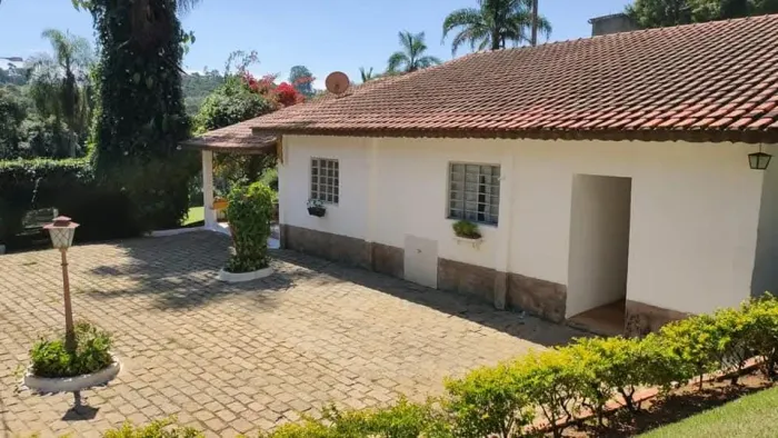 Casa para venda em Encosta do Sol com 4 quartos, sendo 2 suítes, 200m²