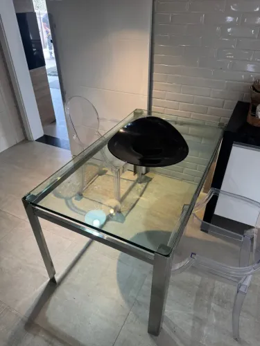 Mesa de Jantar de Vidro e Aço Cromado