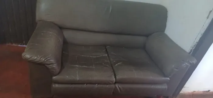 Vendo sofá bem conservado