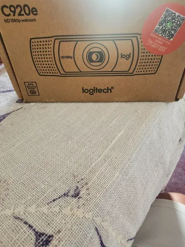 Câmera logitech HD 1080 webcam