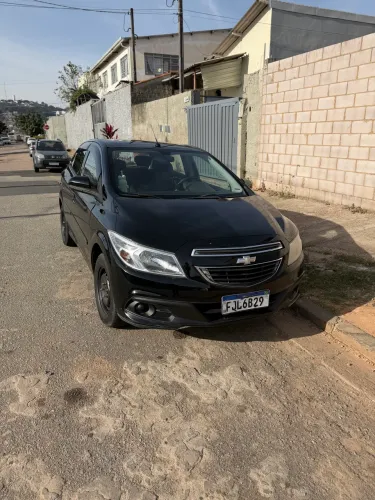Chevrolet Onix Hatch LT 1.0 8V Flex Power Mec. 4P 2013