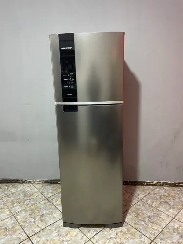 Geladeira Brastemp inox 400 L Frost Free com painel digital