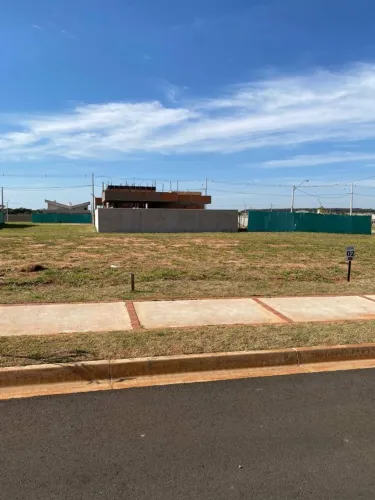 Terreno Condominio Cyrela entre residencias e plano só 450mil OPORTUNIDADE