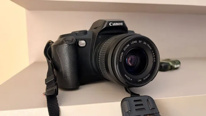 Canon EOS 5000 - Câmera Fotográfica Analógica Clássica