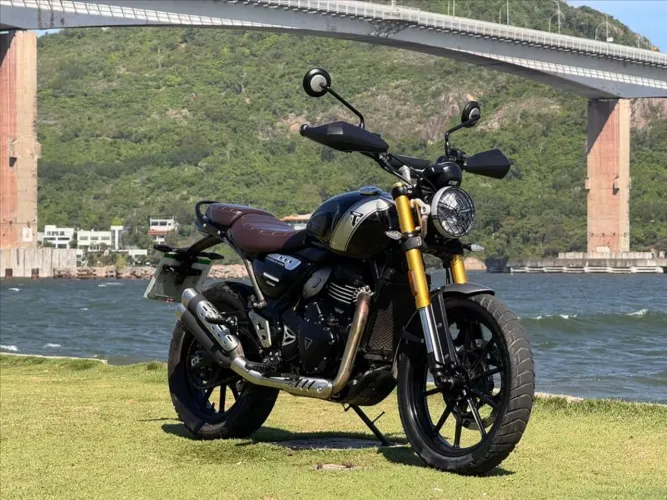 TRIUMPH SCRAMBLER 400 X