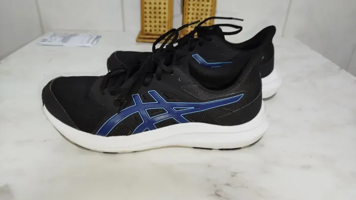 Tênis Asics 42