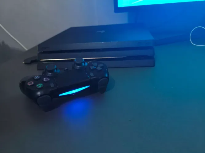 PS4 PRO DESBLOQUEADO 