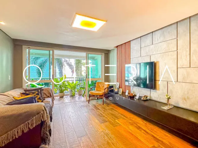 Apartamento garden totalmente reformado por arquiteto em condomínio exclusivo no Leblon.
