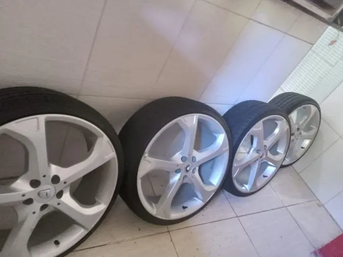 Vendo jogo de Rodas completo