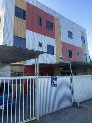 Aluga-se apartamento no primeiro andar em Novo Milênio/Valentina