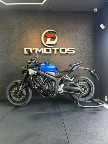 HONDA CB 650R E-CLUTCH - 2026