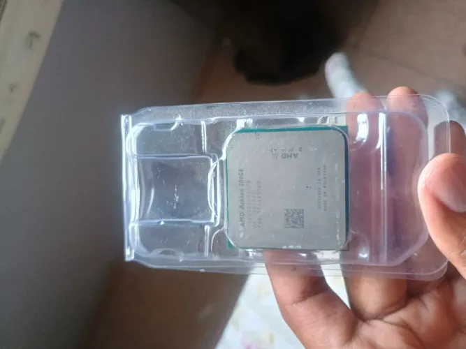 Athlon 200GE Usado