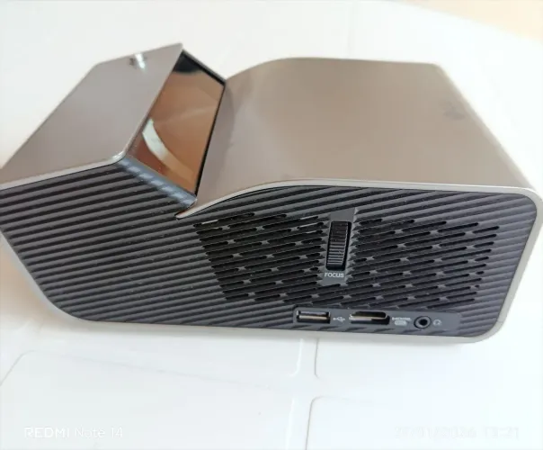 PROJETOR LG PH450U IMPECÁVEL