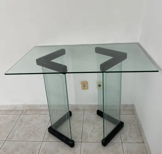 Mesa de centro de vidro