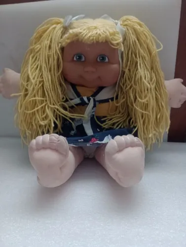 Boneca antiga quem me quer 