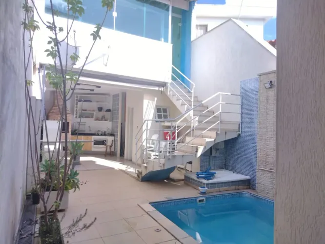Ótima casa com 3 dormitórios sendo 1 suíte, piscina em Alto Ipiranga - Mogi das Cruzes-SP